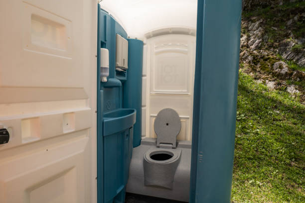 Best Portable toilet rental cost  in Gillett, WI